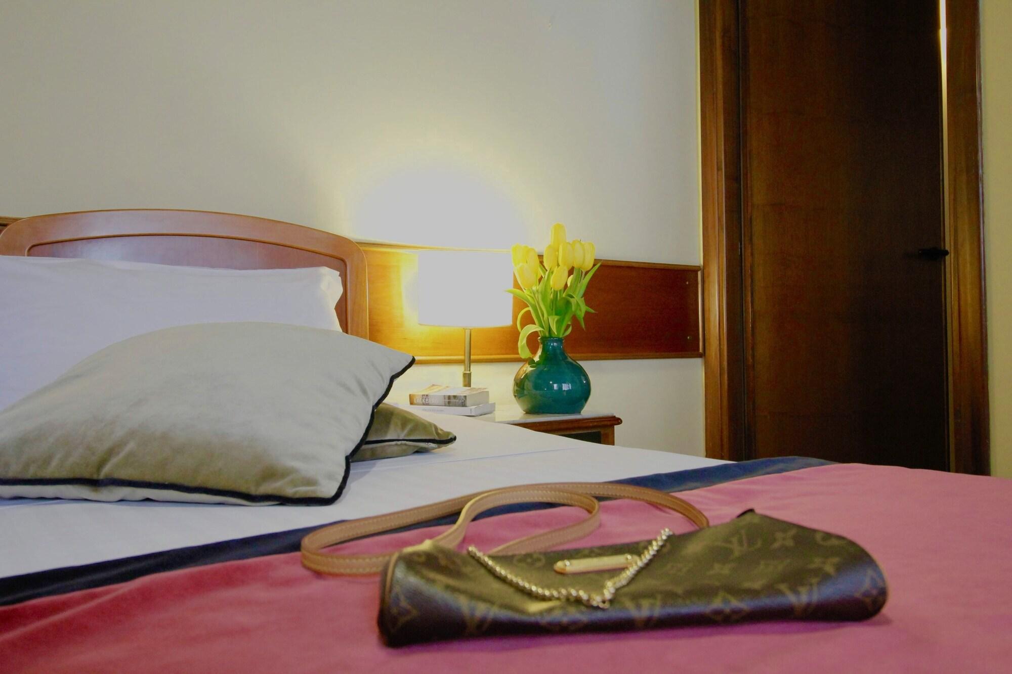 Hotel Teatro Di Pompeo 3*
