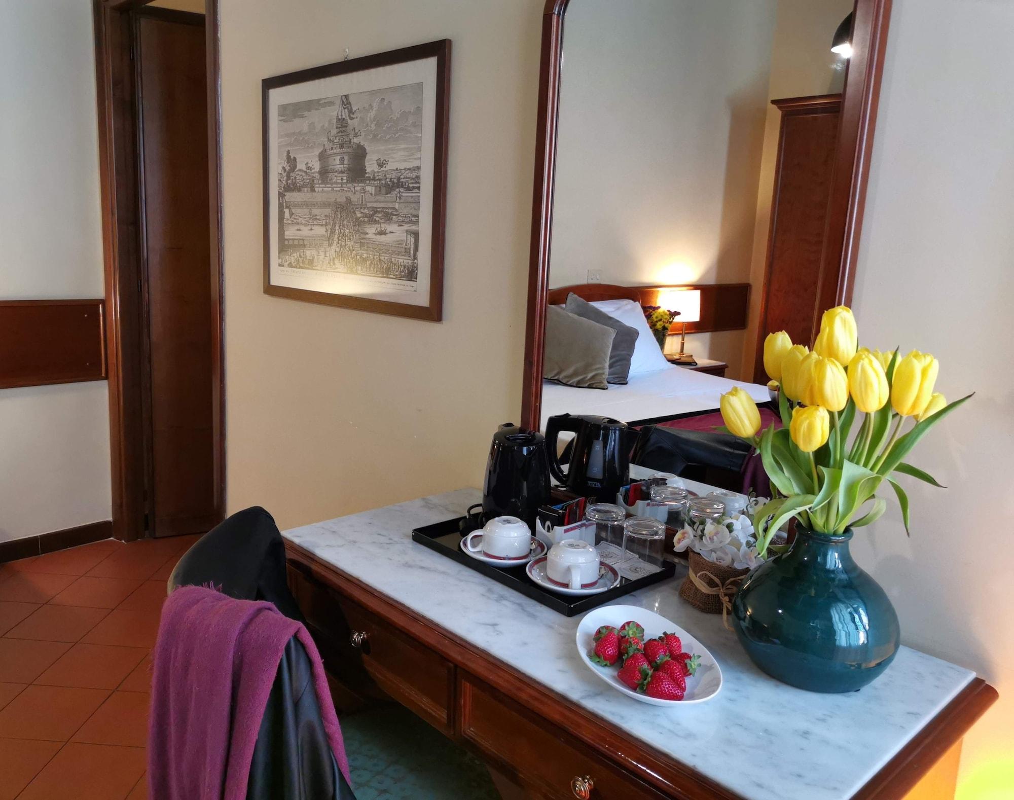 Teatro Di Pompeo Hotel Rome