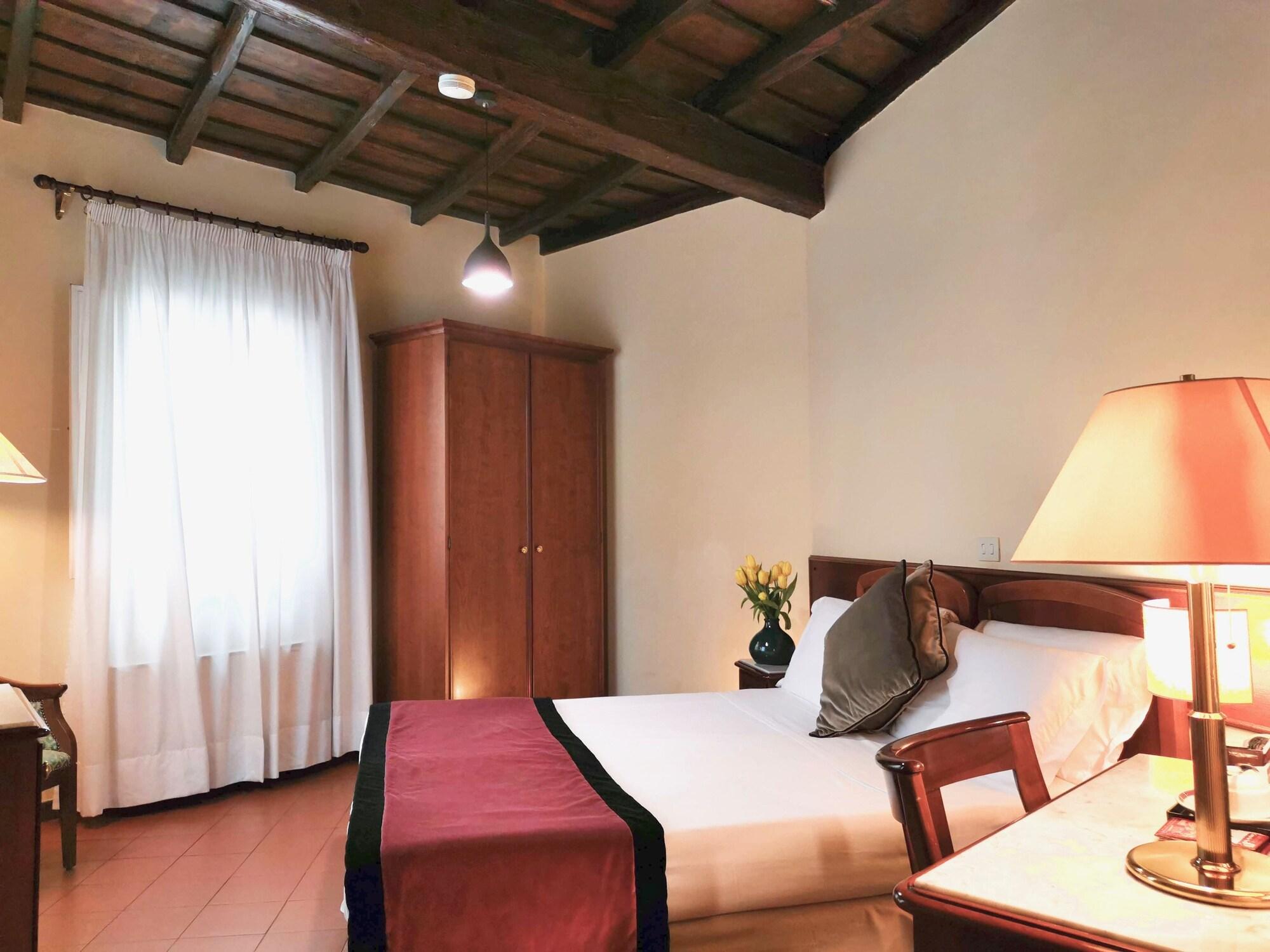 Teatro Di Pompeo Hotel