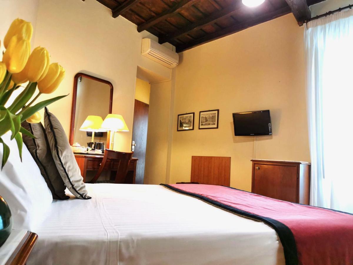 Hotel Teatro Di Pompeo 3*